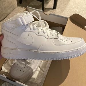 BRAND NEW Men’s Nike Air Force 1 Mid ‘07